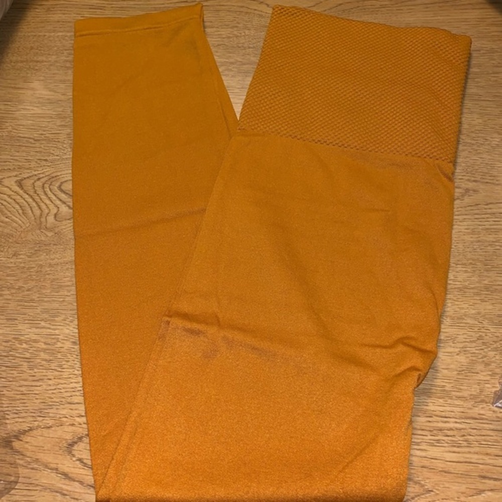 Tummy-Control High-Waist Capri Leggings Mustard